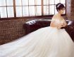 Có nên mặc váy cưới hở vai