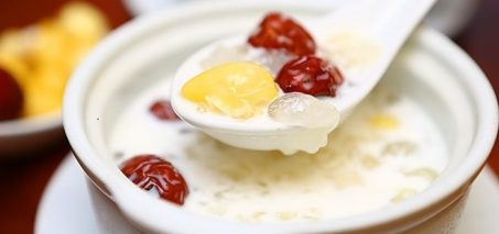 chè sữa tuyết giáp